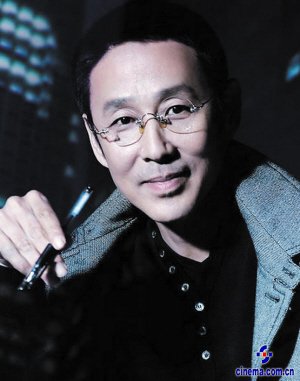 官方公布的老人造型和陈道明气质上比较相似 《孔子》主演敲定周润发演孔子周迅演绯闻女友