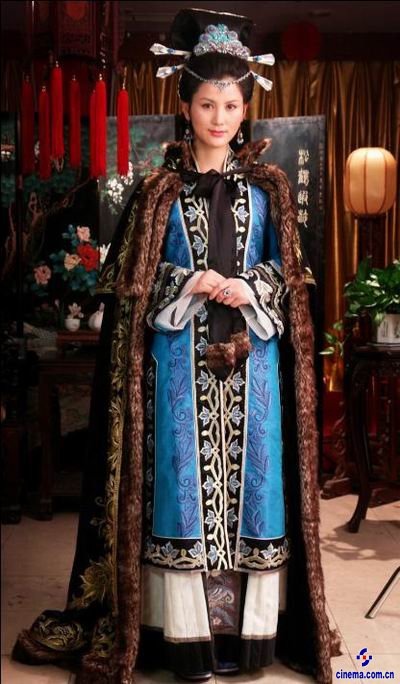 李婉僮为《九龙珮》凤姐配音向邓婕取经(图)