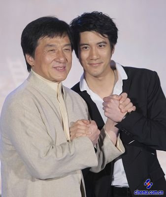 “大兵”成龙和“小将”王力宏CFP 图 成龙遗憾《新宿事件》无缘内地拒绝儿子演小将