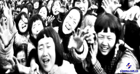 榕城万人争睹《南京》这一夜用泪水致敬(附图)
