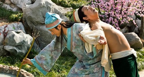 《唐伯虎2》陈百祥上演大尺度人体彩绘解危难
