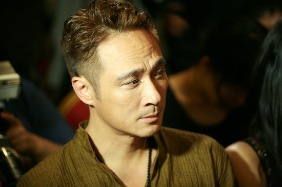 《午夜心跳》发海报黑色鬼影引发大猜想