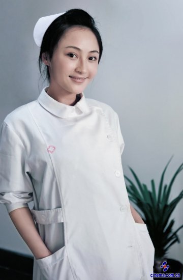 《午夜心跳》杨渝渝姚笛上演“制服诱惑”(图)