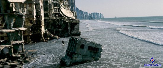 《盗梦空间》中文海报曝光虚实交错梦境骇人