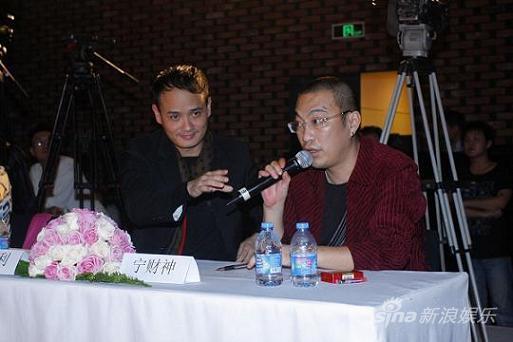 《爱出色》沪上亮相姚晨传授时尚“新经”(图)